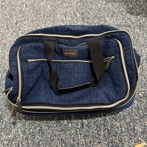 Biaggi expandable bag. Larger size navy blue